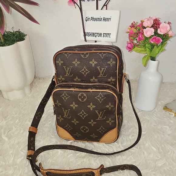 Louis Vuitton Monogram Brown and Tan Crossbody Bag - Picture 16 of 16